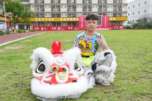 学子采访：学美发技能点亮未来，秀国粹舞狮玩转校园！