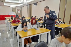 法制教育进校园，普法护航伴学子成长