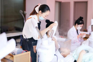 【专业解读】为什么女生适合学美容？