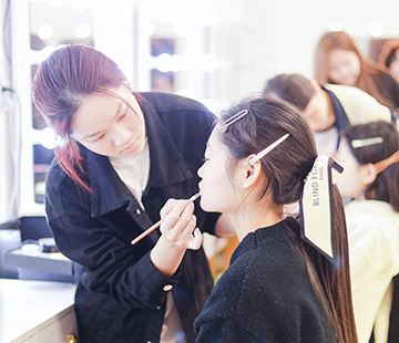 女生学美业技术有什么优势？